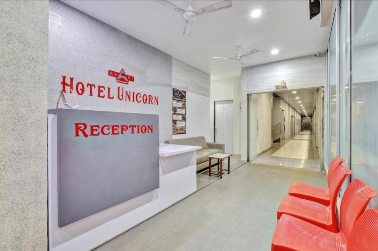 Hotel Unicorn, Surat Bagian luar foto