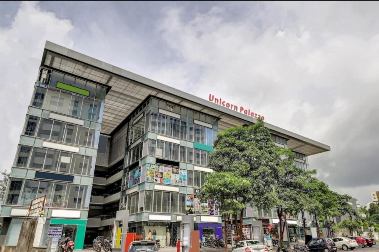 Hotel Unicorn, Surat Bagian luar foto