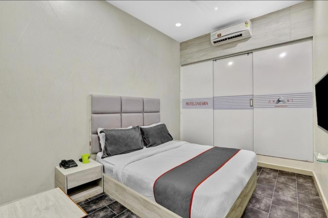 Hotel Unicorn, Surat Bagian luar foto